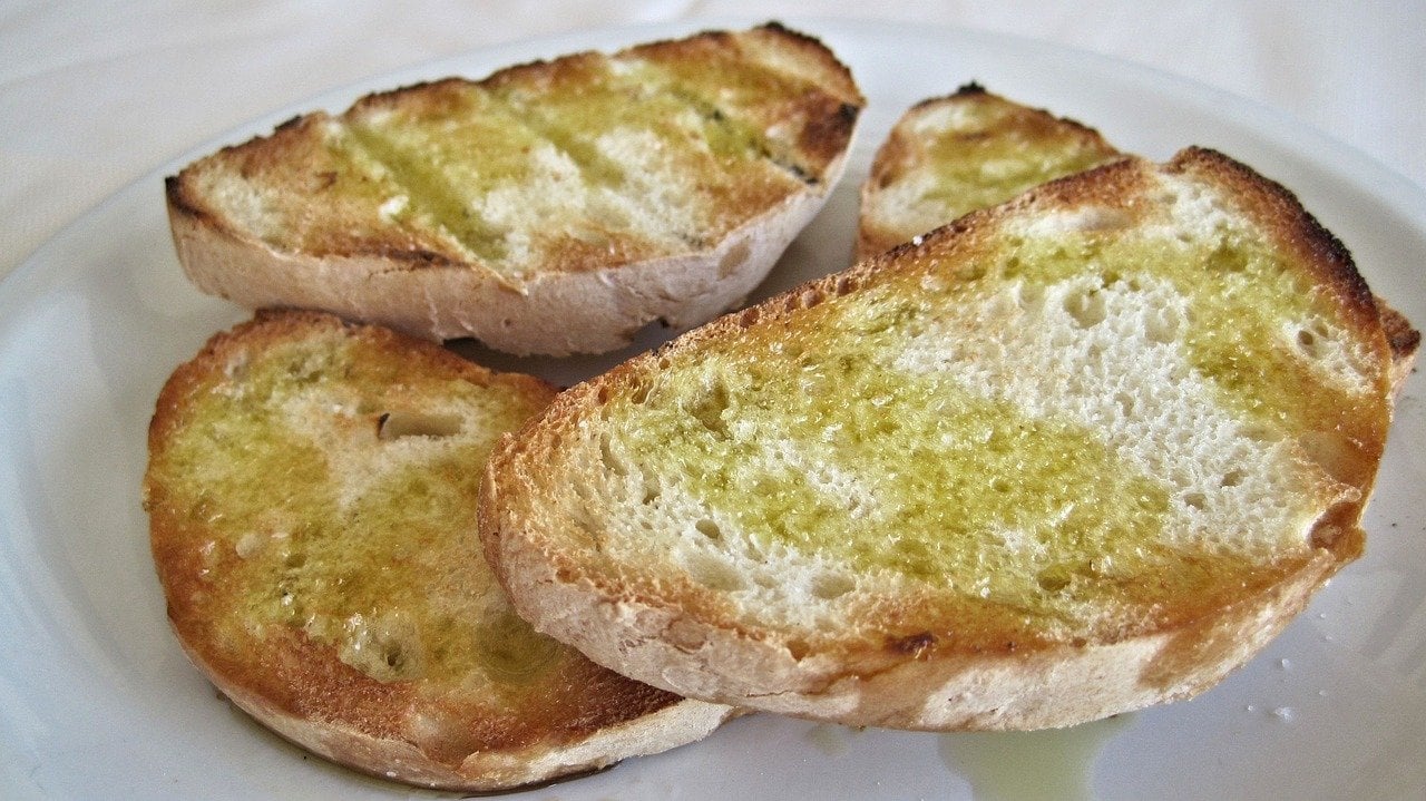 bread garlic olive oil