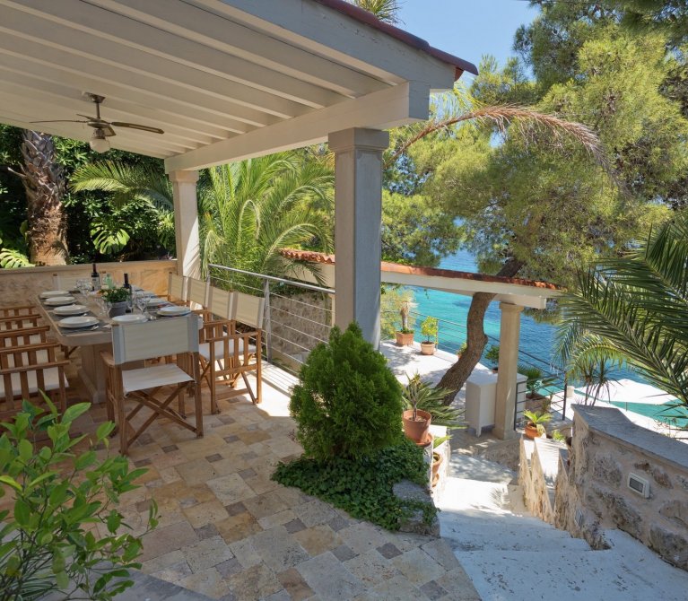 Villas Hvar Hero Image
