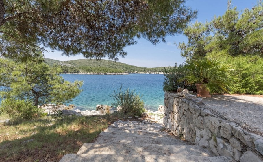 Apartment Daphne – Collection — Villas Hvar