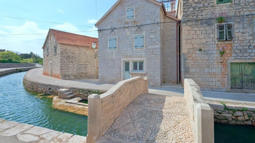 Villas Hvar Hero Image